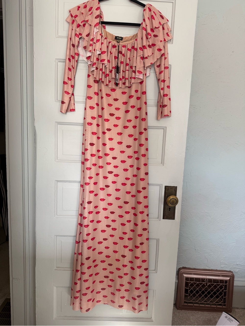 NWT Dahlia Ruffle Off The Shoulder Long Sleeve Maxi Dress In Almond Kiss XL - Picture 2 of 11